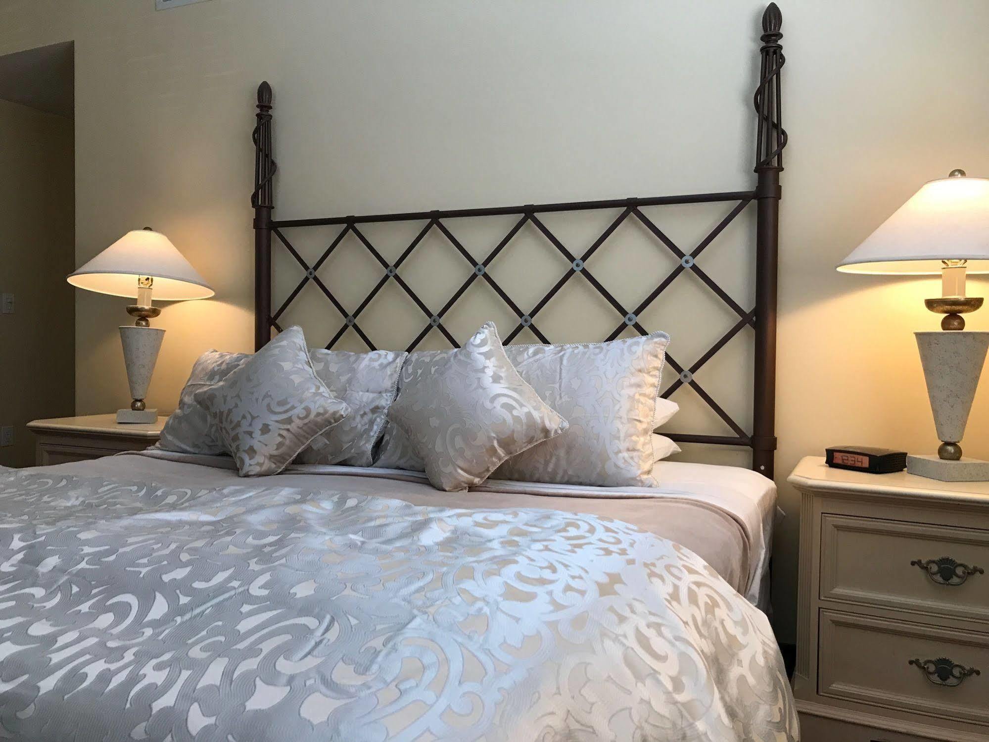 The Annex Room Suites Стратфорд Екстериор снимка